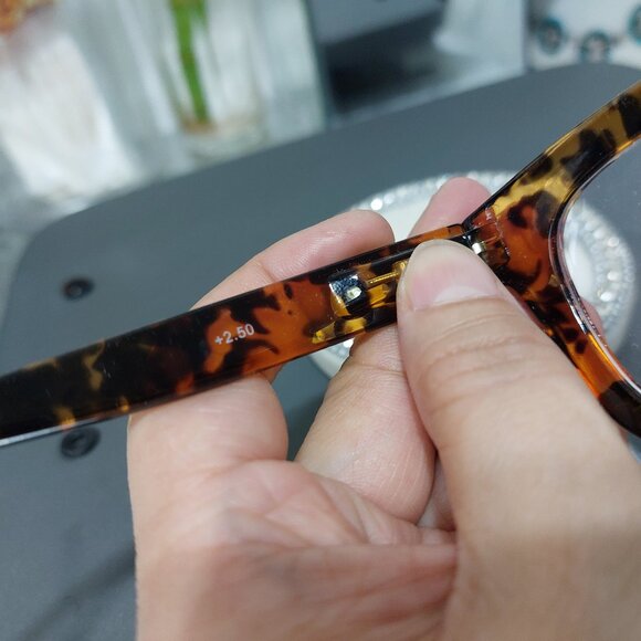 Stylish Translucent Leopard or Tortoise Animal Print Readers Reading Glasses 1.5 - Picture 12 of 16